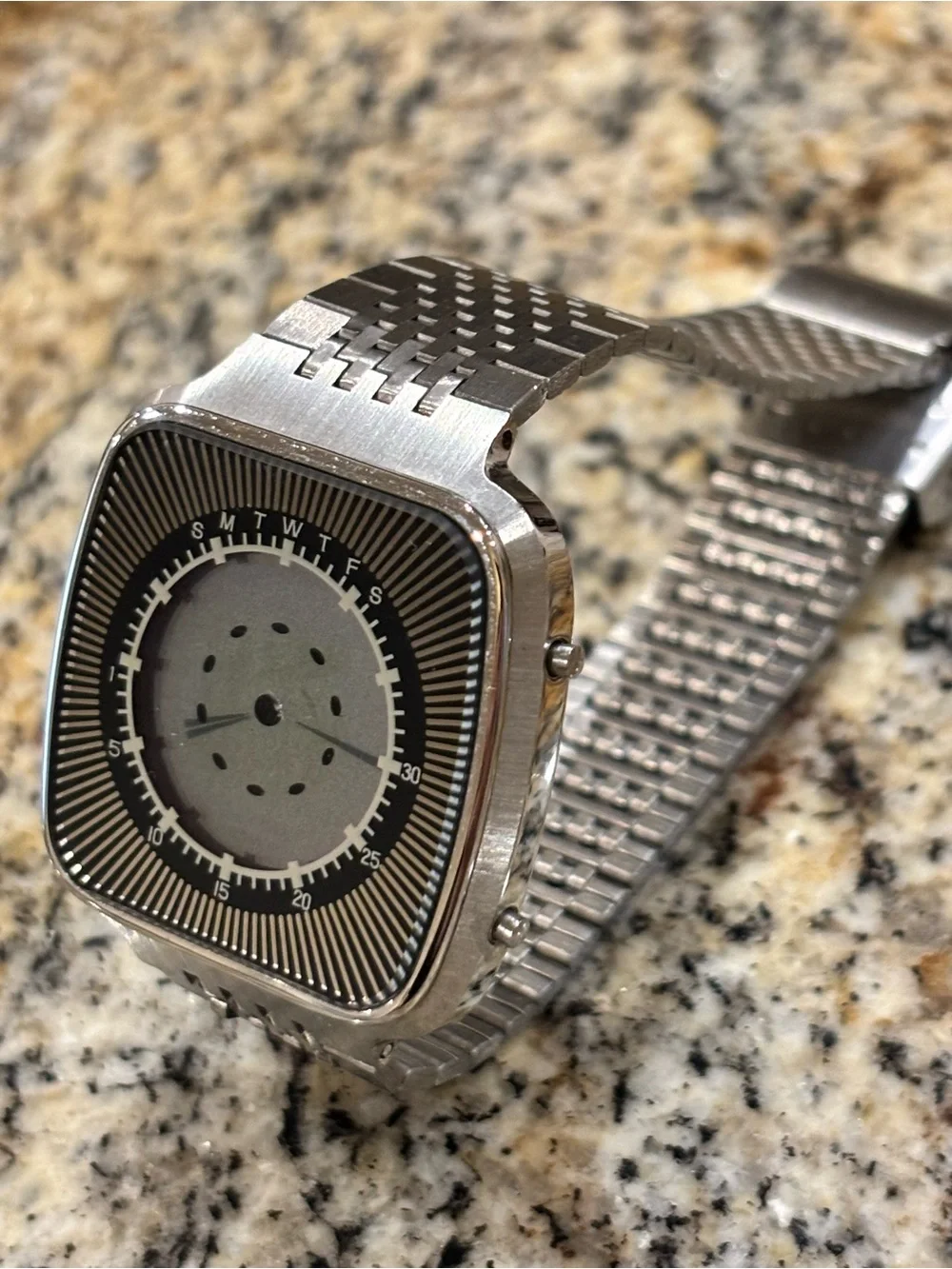 Rare 1979 Texas Instruments Starburst LCD Analog Watch